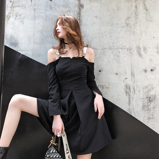 白色ストラップ★大人かわいい長袖ワンピース