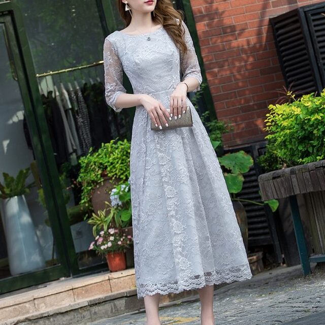 結婚式のお呼ばれドレスと平服